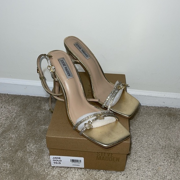 Steve Madden Rose Gold Open Toe Heels with Butterflies - Picture 2 of 6